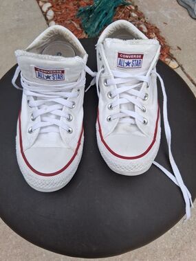 Women's Sz 9 Converse White Canvas Sneakers with Red Trim